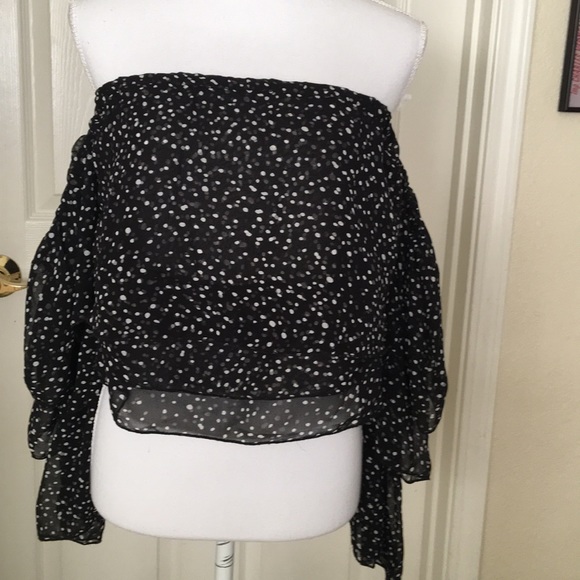 Bebe Polka Dot Off Shoulder Top Size Medium - Picture 2 of 8